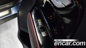 Kia Niro 1.6 HEV 2020 года из Южной Кореи