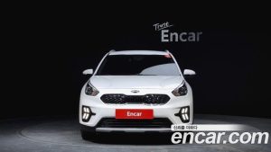 Kia Niro 1.6 HEV 2020 года из Южной Кореи