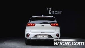 Kia Niro 1.6 HEV 2020 года из Южной Кореи