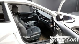 Kia Niro 1.6 HEV 2020 года из Южной Кореи