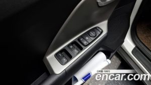 Kia Niro 1.6 HEV 2020 года из Южной Кореи