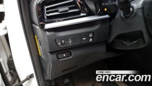 Kia Niro 1.6 HEV 2020 года из Южной Кореи