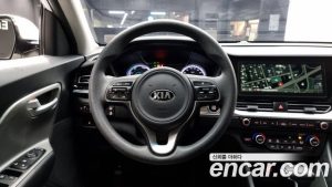 Kia Niro 1.6 HEV 2020 года из Южной Кореи