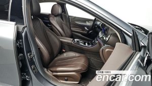 Mercedes-Benz CLS-Class CLS300d AMG Line 2020 года из Южной Кореи