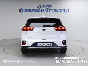 Kia Niro 1.6 HEV 2021 года из Южной Кореи