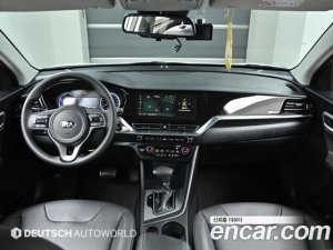 Kia Niro 1.6 HEV 2021 года из Южной Кореи
