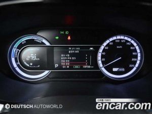 Kia Niro 1.6 HEV 2021 года из Южной Кореи