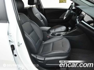 Kia Niro 1.6 HEV 2021 года из Южной Кореи