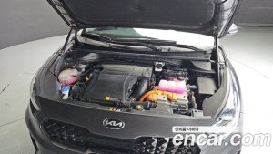 Kia Niro 1.6 HEV 2021 года из Южной Кореи