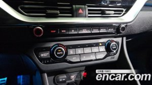 Kia Niro 1.6 HEV 2021 года из Южной Кореи