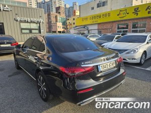 Mercedes-Benz E-Class E300e 4MATIC Exclusive 2021 года из Южной Кореи