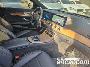 Mercedes-Benz E-Class E300e 4MATIC Exclusive 2021 года из Южной Кореи