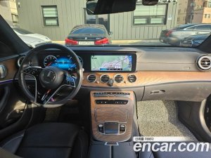 Mercedes-Benz E-Class E300e 4MATIC Exclusive 2021 года из Южной Кореи