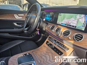 Mercedes-Benz E-Class E300e 4MATIC Exclusive 2021 года из Южной Кореи