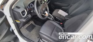Hyundai Venue 1.6 Smart 2020 года из Южной Кореи