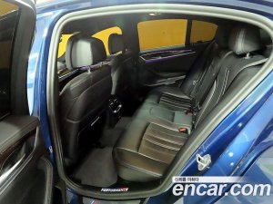 BMW 5-Series 520i M Sport 2021 года из Южной Кореи