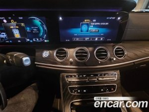 Mercedes-Benz E-Class E220d 4MATIC AMG Line 2021 года из Южной Кореи