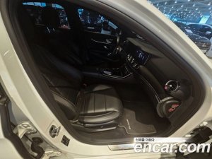 Mercedes-Benz E-Class E220d 4MATIC AMG Line 2021 года из Южной Кореи