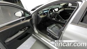 Kia K5 Signature 2021 года из Южной Кореи