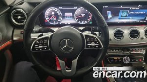 Mercedes-Benz E-Class E300 4MATIC AMG Line 2020 года из Южной Кореи
