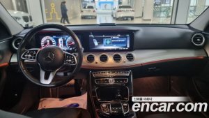 Mercedes-Benz E-Class E300 4MATIC AMG Line 2020 года из Южной Кореи