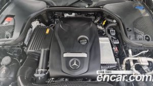 Mercedes-Benz E-Class E300 4MATIC AMG Line 2020 года из Южной Кореи