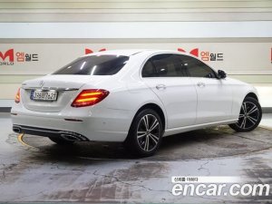 Mercedes-Benz E-Class E220d Avantgarde 2020 года из Южной Кореи