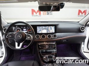 Mercedes-Benz E-Class E220d Avantgarde 2020 года из Южной Кореи