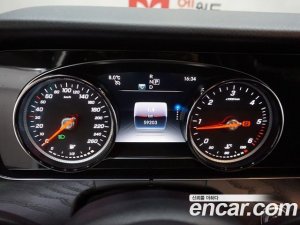 Mercedes-Benz E-Class E220d Avantgarde 2020 года из Южной Кореи