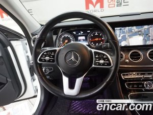 Mercedes-Benz E-Class E220d Avantgarde 2020 года из Южной Кореи