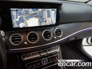 Mercedes-Benz E-Class E220d Avantgarde 2020 года из Южной Кореи
