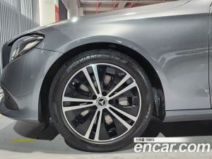 Mercedes-Benz E-Class E300 Avantgarde 2020 года из Южной Кореи