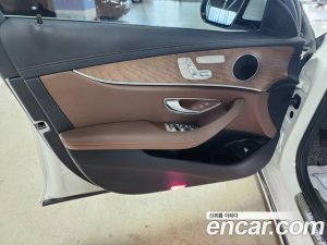 Mercedes-Benz E-Class E250 Exclusive 2021 года из Южной Кореи