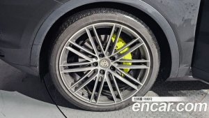 Porsche Cayenne 3.0 E-하이브리드 2020 года из Южной Кореи