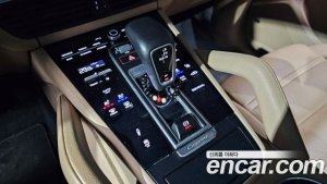 Porsche Cayenne 3.0 E-하이브리드 2020 года из Южной Кореи