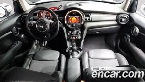 Mini Cooper 5Door DEFAULT 2020 года из Южной Кореи