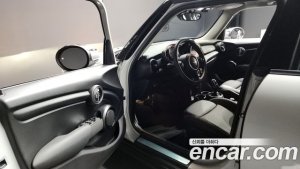 Mini Cooper 5Door DEFAULT 2020 года из Южной Кореи