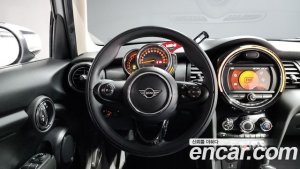 Mini Cooper 5Door DEFAULT 2020 года из Южной Кореи