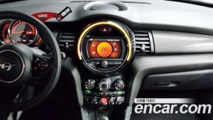 Mini Cooper 5Door DEFAULT 2020 года из Южной Кореи