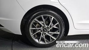 Hyundai AVANTE 1.6 2020 года из Южной Кореи