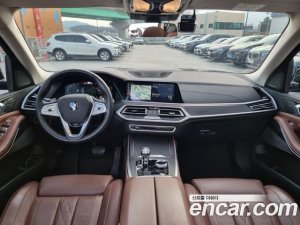 BMW X7 xDrive 30d Design Pure Excellence 7-Seater 2020 года из Южной Кореи