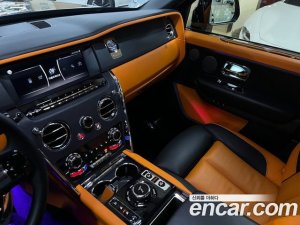 Rolls-Royce Cullinan 6.7 V12 2020 года из Южной Кореи