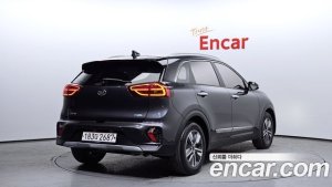Kia Niro 1.6 HEV 2020 года из Южной Кореи