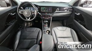 Kia Niro 1.6 HEV 2020 года из Южной Кореи