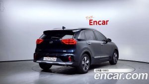 Kia Niro 1.6 HEV 2020 года из Южной Кореи