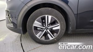 Kia Niro 1.6 HEV 2020 года из Южной Кореи