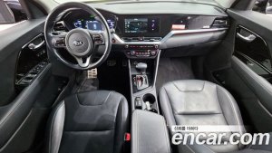 Kia Niro 1.6 HEV 2020 года из Южной Кореи