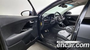 Kia Niro 1.6 HEV 2020 года из Южной Кореи