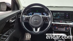 Kia Niro 1.6 HEV 2020 года из Южной Кореи