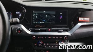 Kia Niro 1.6 HEV 2020 года из Южной Кореи